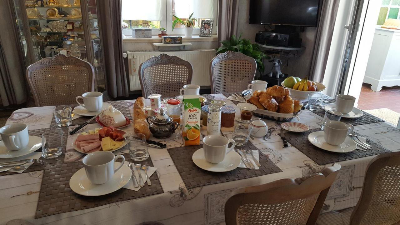 Les Iris Chambres D'Hote Niedermorschwihr Habitación foto